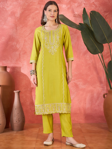 Women Green Embroidered Straight Kurta With Pant & Dupatta