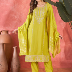 Women Green Embroidered Straight Kurta With Pant & Dupatta