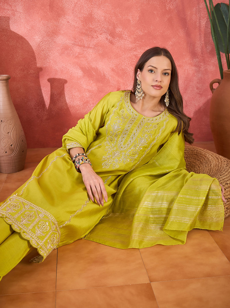 Women Green Embroidered Straight Kurta With Pant & Dupatta