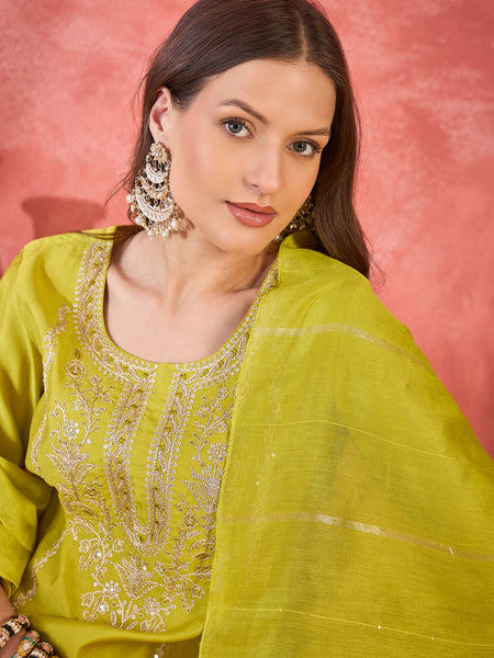 Women Green Embroidered Straight Kurta With Pant & Dupatta