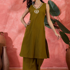 Sleeveless Mirror Work Kurta Set