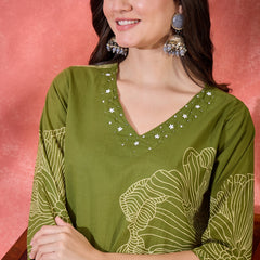Green Embroidered Straight Kurta With Trousers