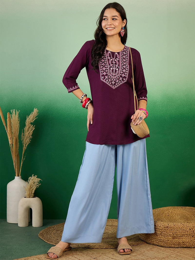 Women Floral Embroidered Side Slits Kurti