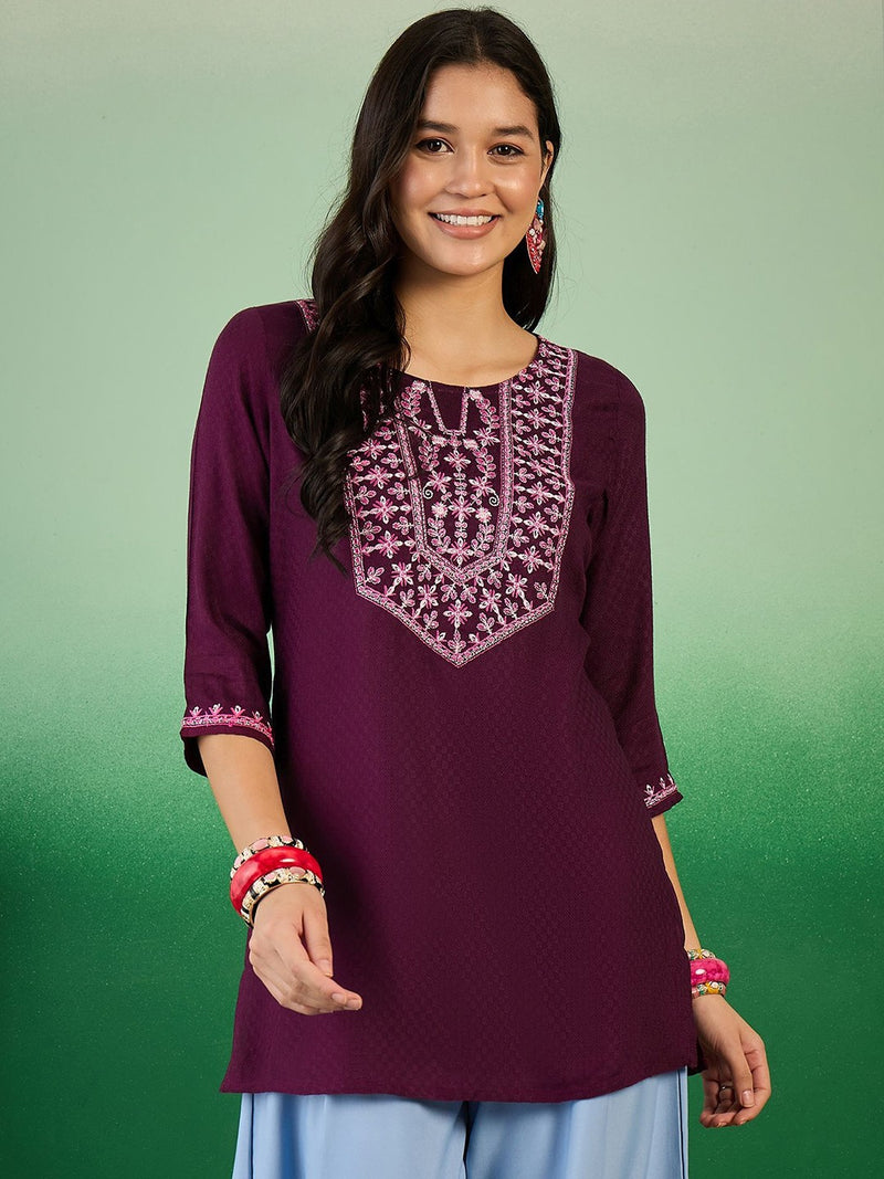 Women Floral Embroidered Side Slits Kurti