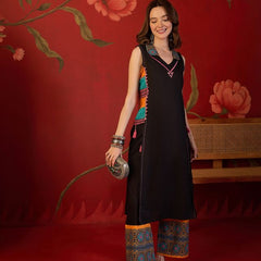 Black Ethnic Motif Print Sleevless Straight Kurta With Trouser