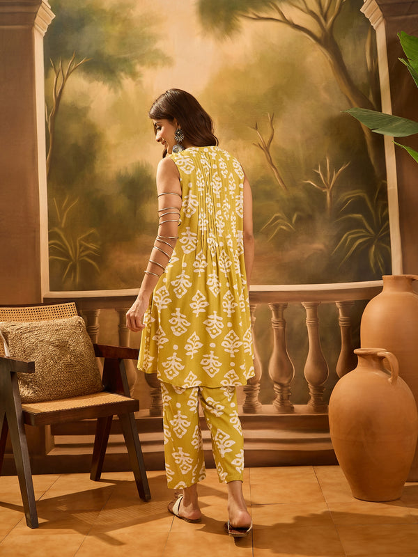 Floral Embroidered Keyhole Neck Pure Cotton Anarkali Kurta With Trousers