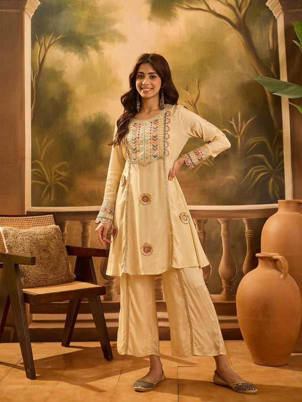 Embroidered Straight Kurta With Trouser & Bag