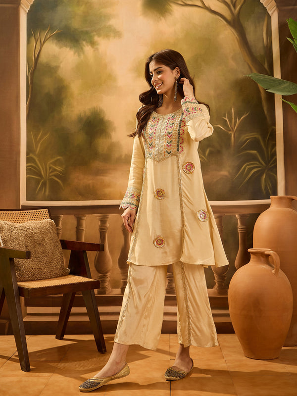 Embroidered Straight Kurta With Trouser & Bag