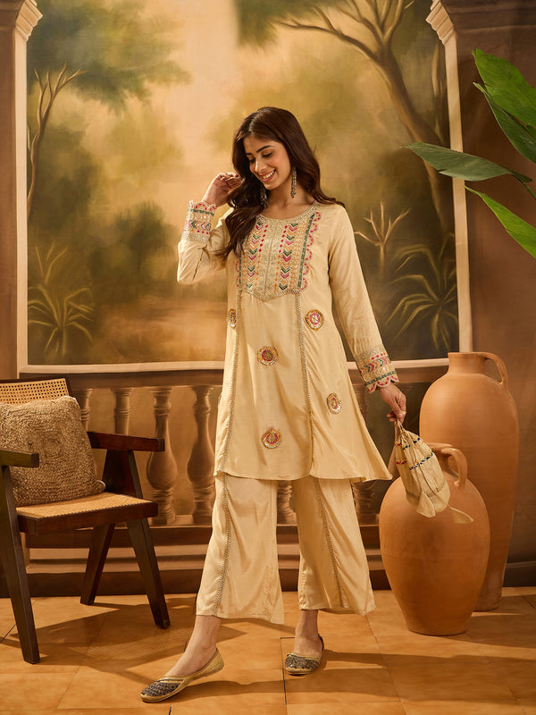 Embroidered Straight Kurta With Trouser & Bag