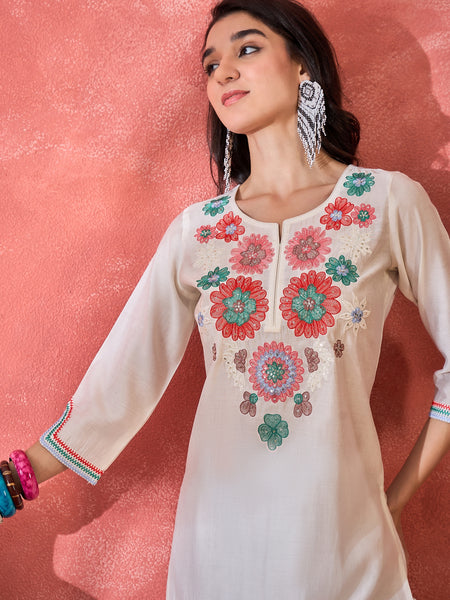 Off White Floral Embroidered Straight Kurta With Trouser Kurta Set