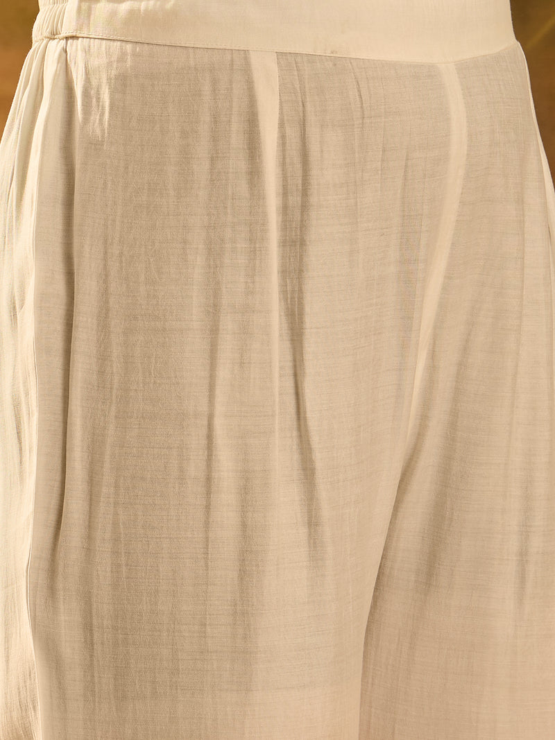 Off White Floral Embroidered  Straight Kurta With Trouser & Bag Kurta Set