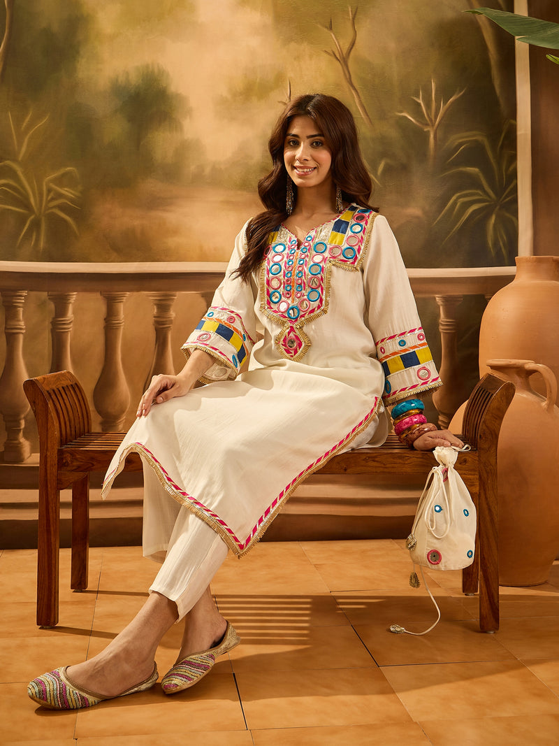 Off White Floral Embroidered  Straight Kurta With Trouser & Bag Kurta Set