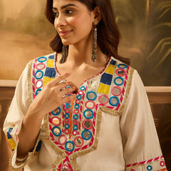 Off White Floral Embroidered  Straight Kurta With Trouser & Bag Kurta Set