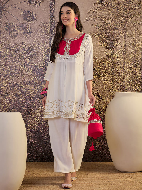 White Floral Embroidered Straight Kurta With Trouser & Bags Kurta Set