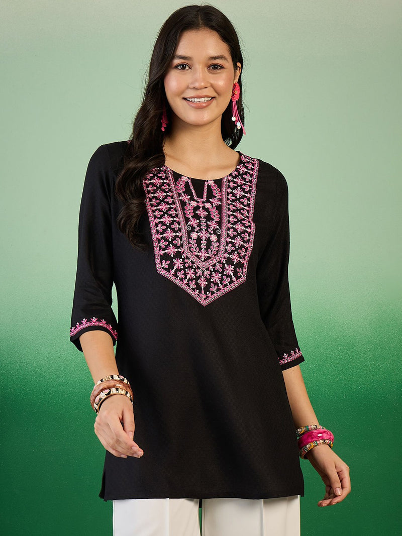 Women Floral Embroidered Side Slits Kurti
