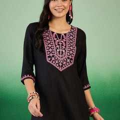 Women Floral Embroidered Side Slits Kurti
