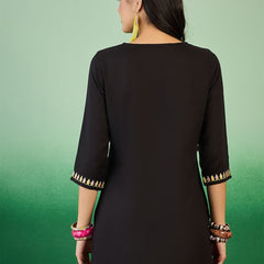 Women Floral Embroidered Side Slits Kurti