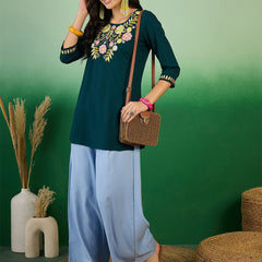 Women Floral Embroidered Side Slits Kurti
