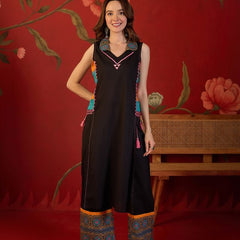 Black Ethnic Motif Print Sleevless Straight Kurta With Trouser