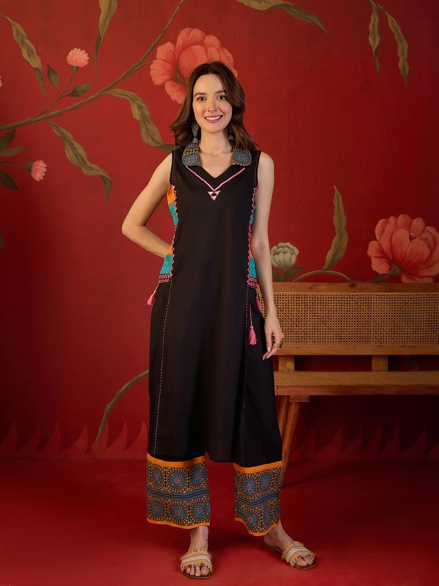 Black Ethnic Motif Print Sleevless Straight Kurta With Trouser
