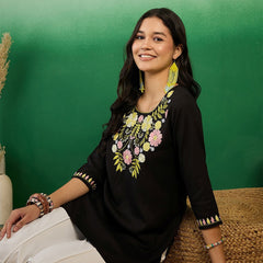 Women Floral Embroidered Side Slits Kurti