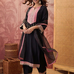 Floral Embroidered Straighte Kurta With Trouser & Dupatta  Kurta Set