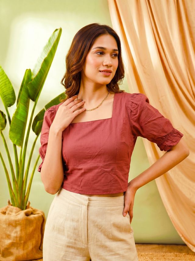 Black Solid Puff Sleeve Top