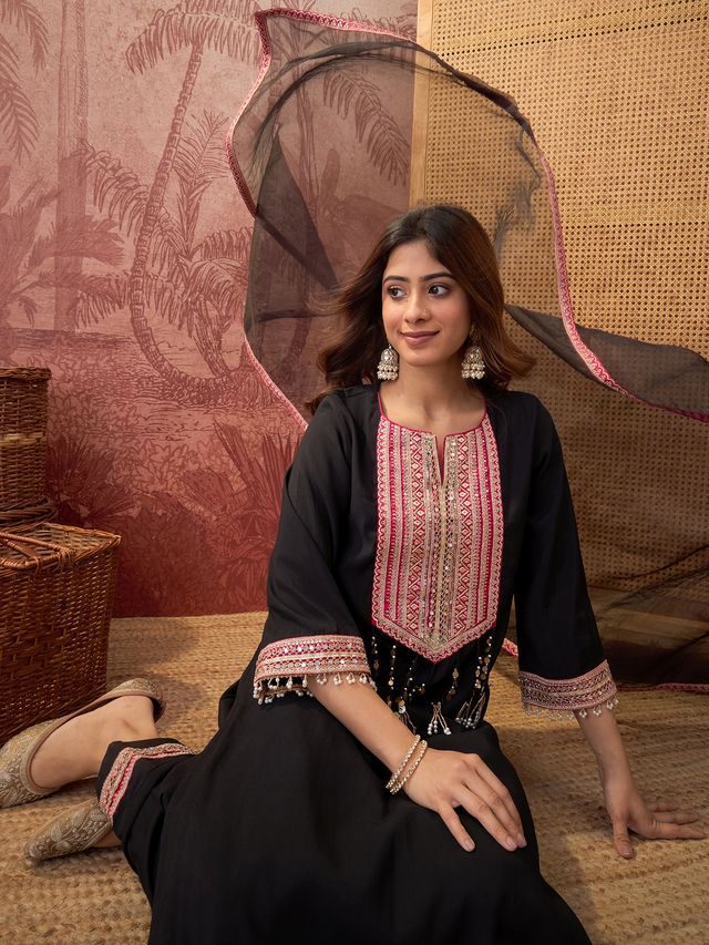 Floral Embroidered Straighte Kurta With Trouser & Dupatta  Kurta Set